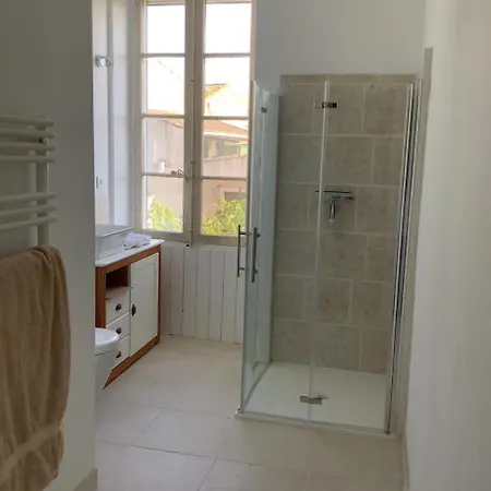 L'ostal De Terralha Avec Piscine Au Centre Du Village Montfrin
