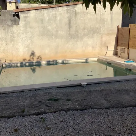 L'ostal De Terralha Avec Piscine Au Centre Du Village