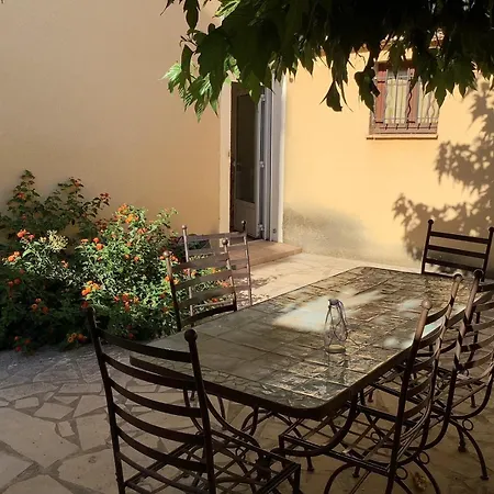 Casa vacanze L'ostal De Terralha Avec Piscine Au Centre Du Village