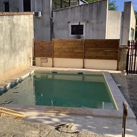 L'ostal De Terralha Avec Piscine Au Centre Du Village