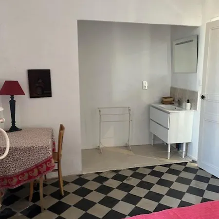 Σπίτι διακοπών L'ostal De Terralha Avec Piscine Au Centre Du Village Montfrin
