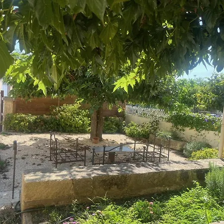 L'ostal De Terralha Avec Piscine Au Centre Du Village Montfrin