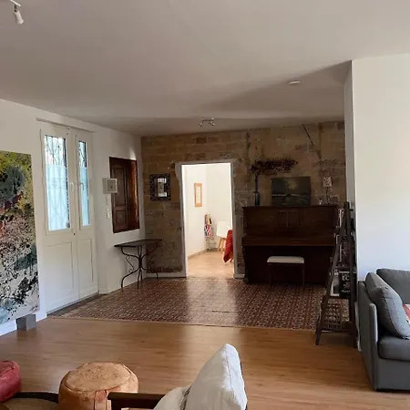 Casa de Férias L'ostal De Terralha Avec Piscine Au Centre Du Village Montfrin
