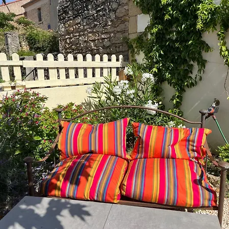 Casa de Férias L'ostal De Terralha Avec Piscine Au Centre Du Village